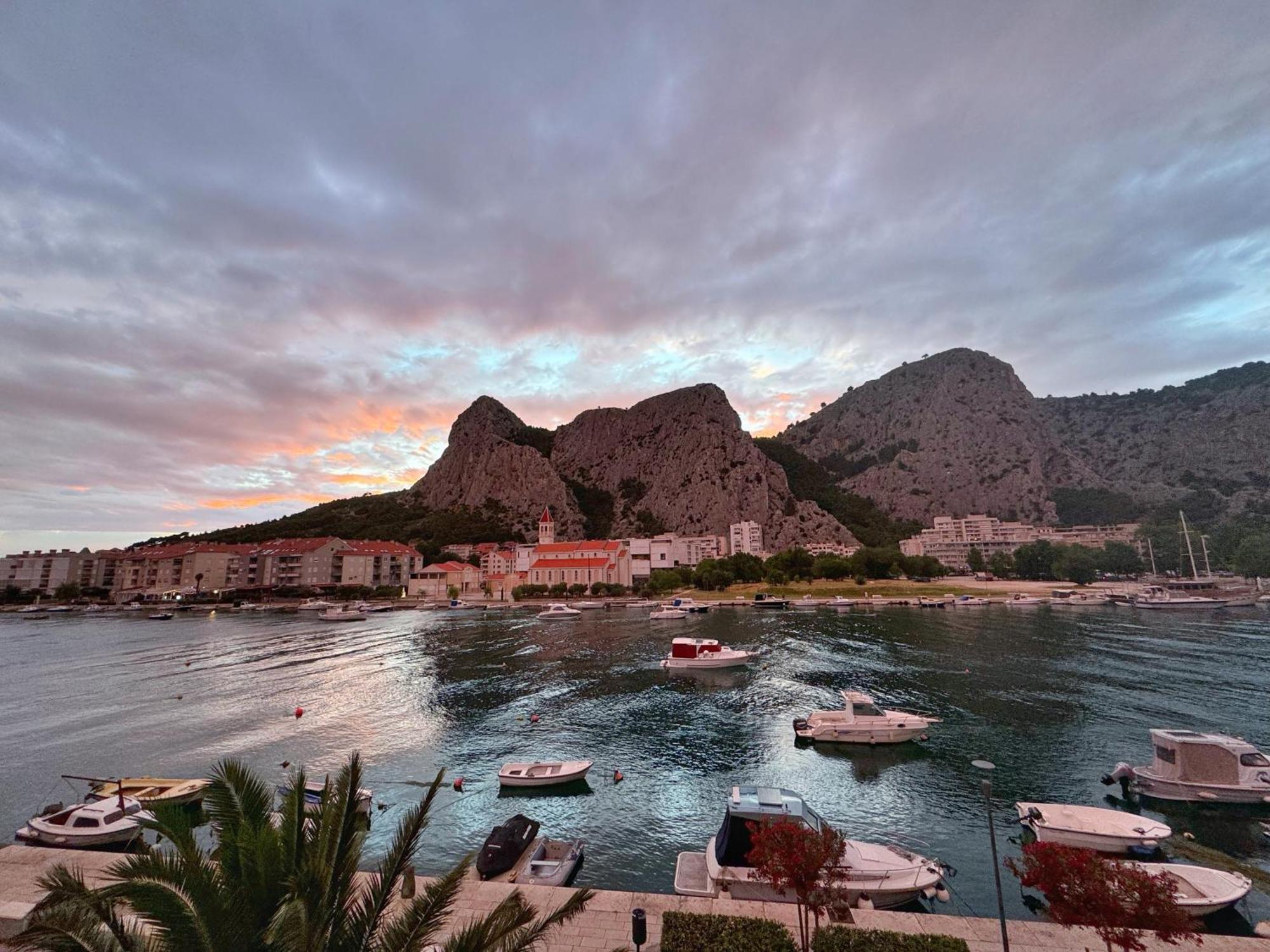 Apartma Ivana Omis