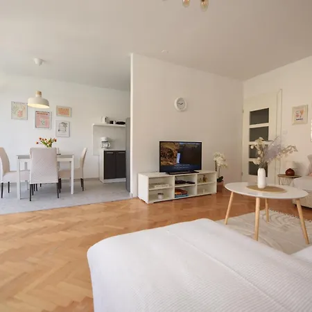 Apartment Ivana Omiš Esterno foto