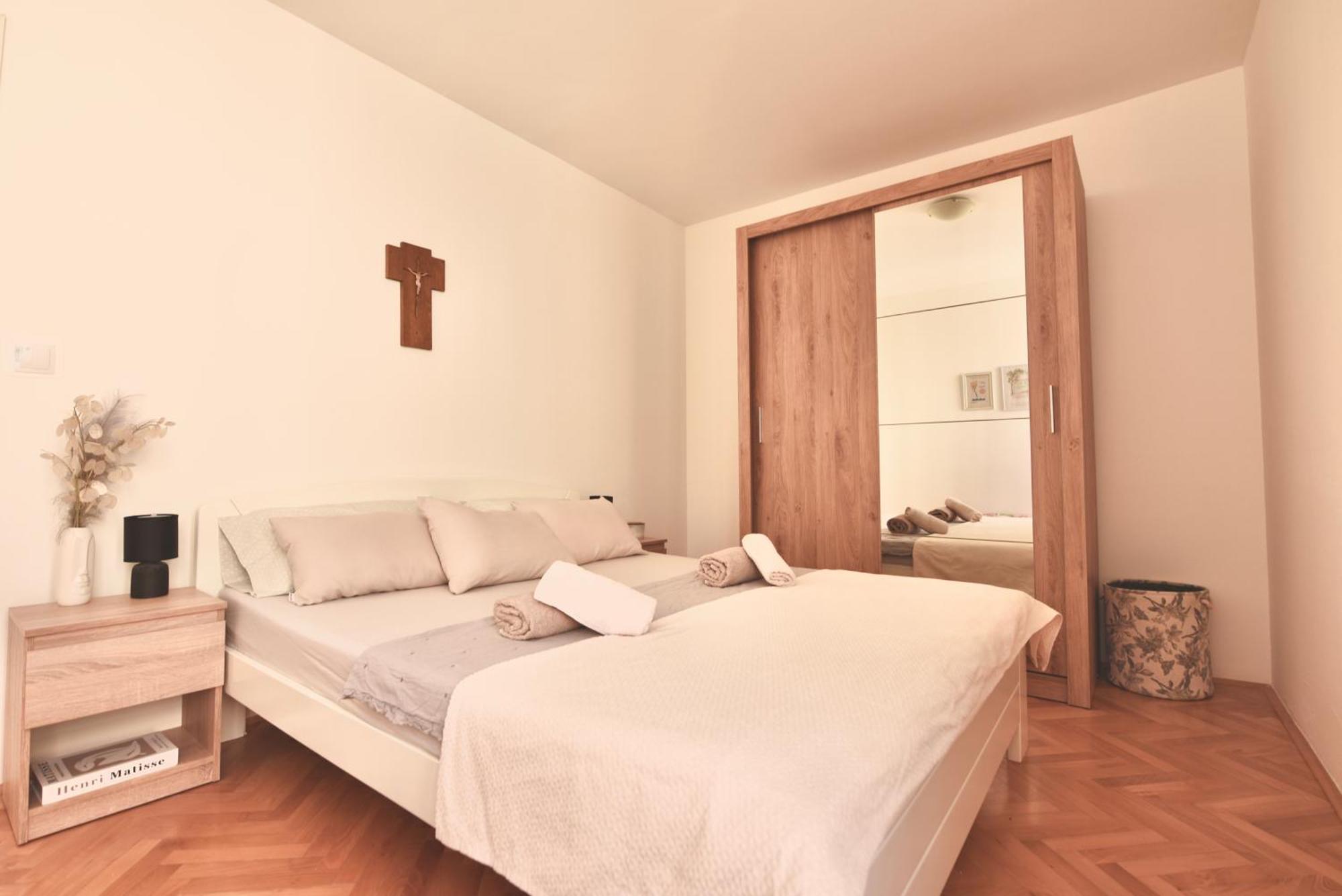 Ivana Appartement *